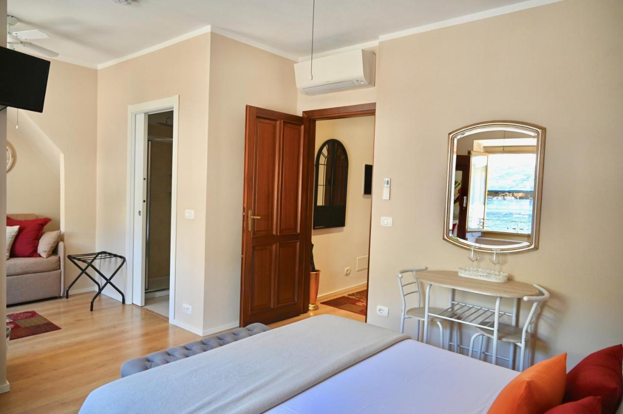 Great Location Private Entrance Apartment Monterosso al Mare Bagian luar foto